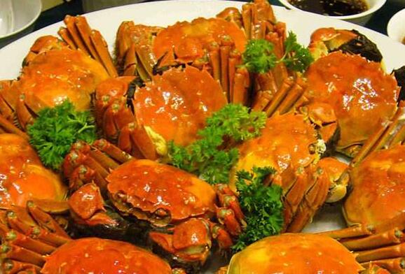 大閘蟹要怎么吃呢？